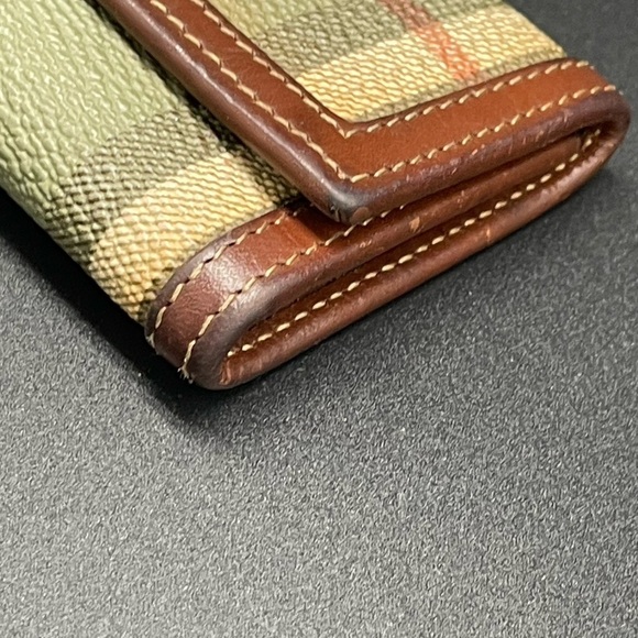 Rare Burberry Vintage Green Novacheck with Horse Pattern Key Holder - Picture 3 of 13